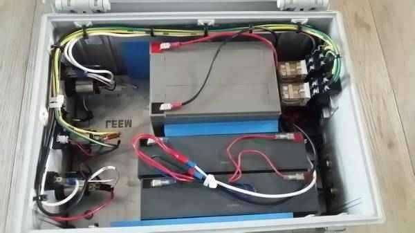 자작 파워뱅크팝니다 (중고장터 - 팝니다)