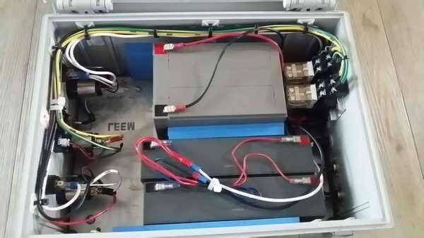 자작 파워뱅크팝니다 (중고장터 - 팝니다)