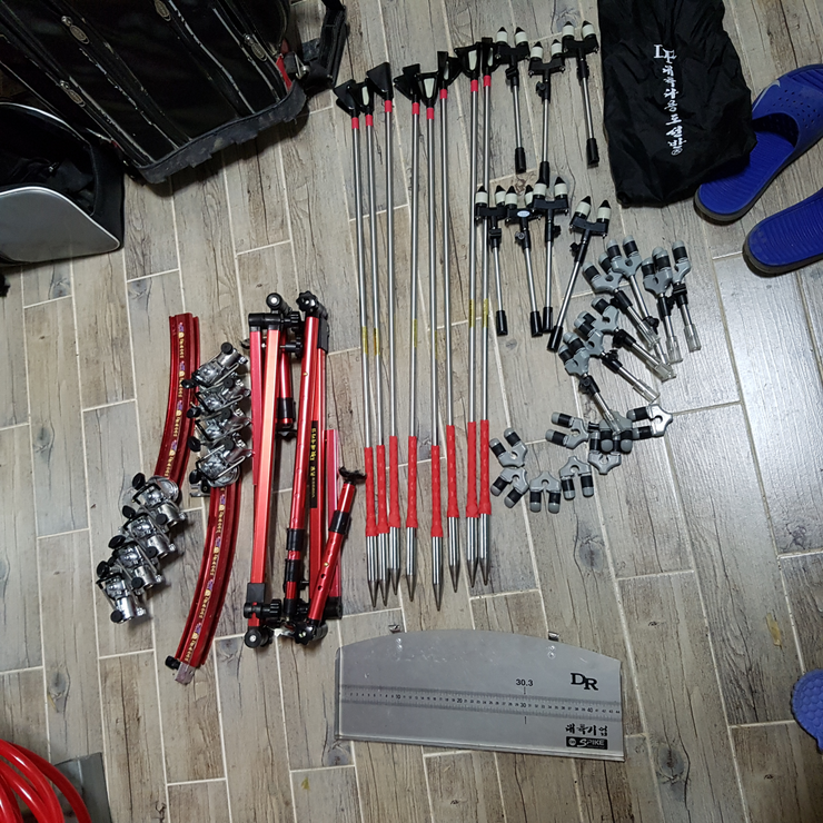 대륙 스파이크8단 레드 팝니다 미니받침대주리주리1선반 (중고장터 - 팝니다)