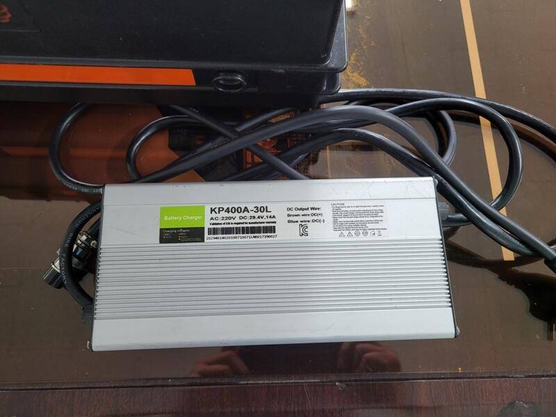 파워뱅크 12V24V 겸용 팝니다 (중고장터 - 팝니다)