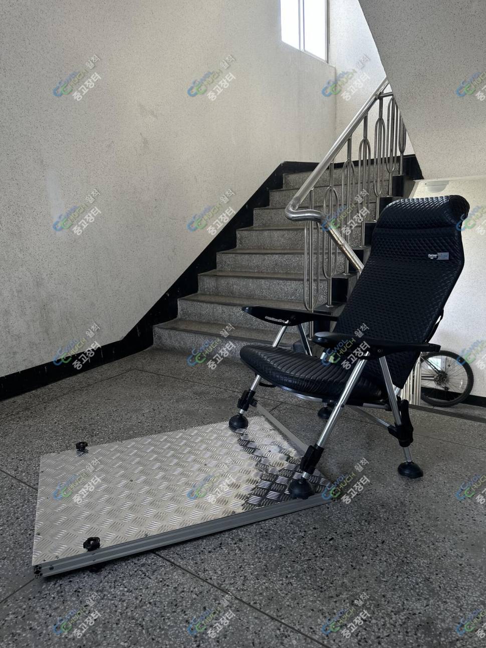 유격 없이 예쁘고 튼튼한 60x80 자작 발판 좌대 65000 원 (중고장터 - 팝니다)