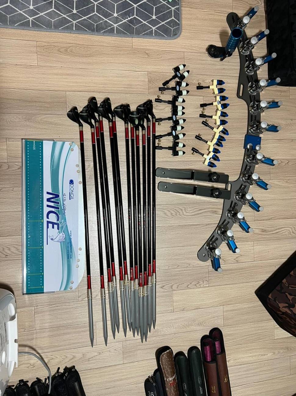 동일레져 받침틀 블루색상 팝니다 (중고장터 - 팝니다)
