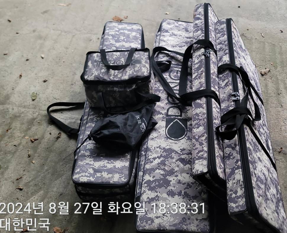 동일레저 그레잇좌대 20002400과 발판좌대 판매합니다 (중고장터 - 팝니다)