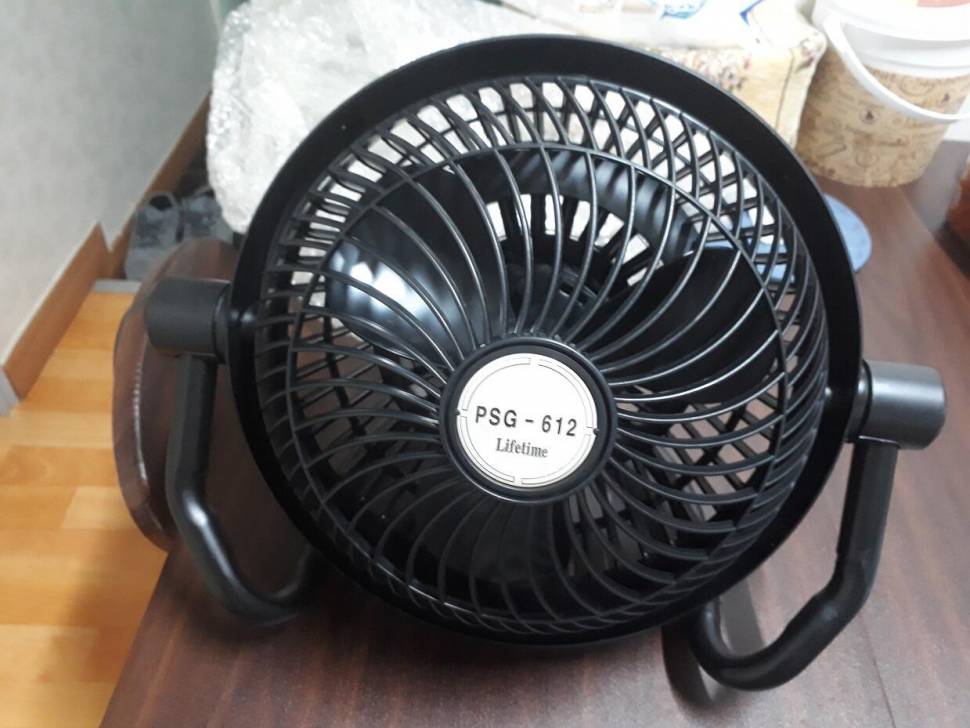 가격 내립니다 큰나무 파라솔과 몽골막 써큘레이터 (중고장터 - 팝니다)