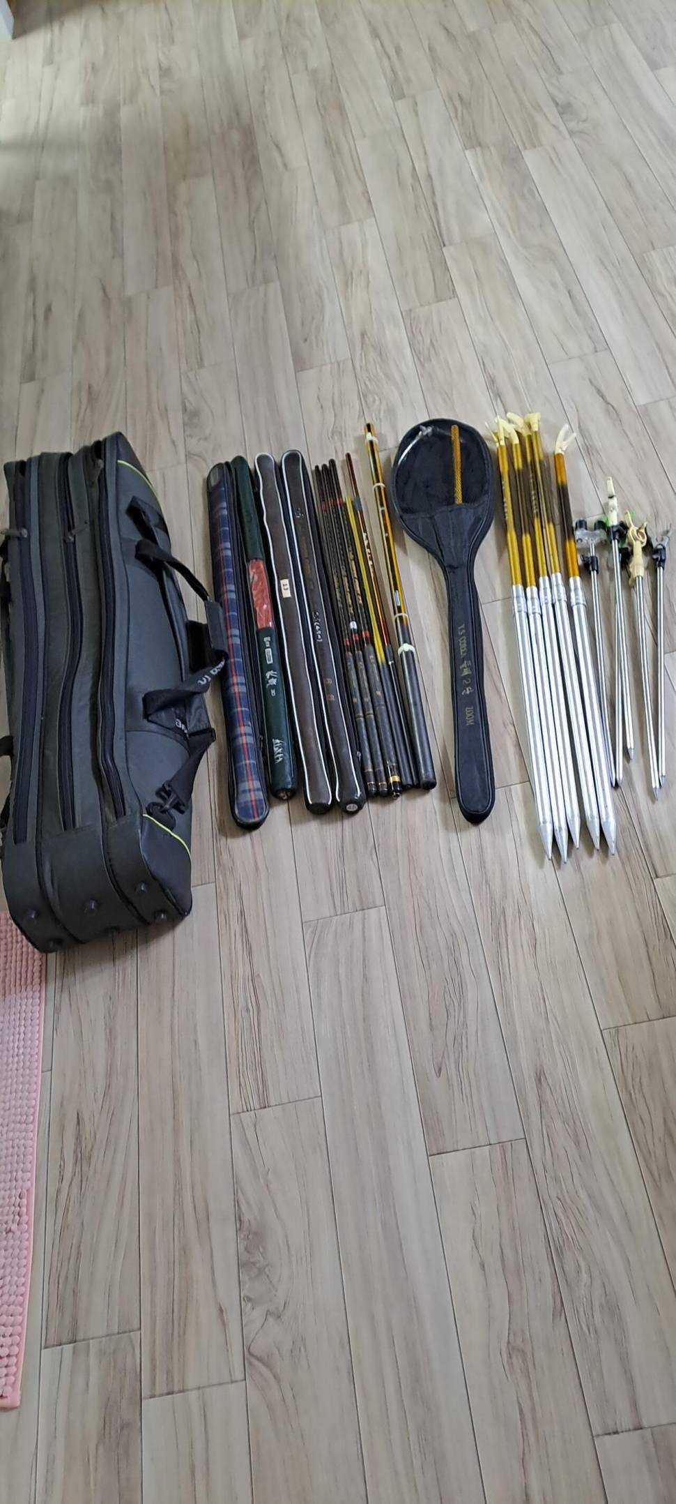 여러가지 낚시대천년지기포인터 드림스폐샬등 받침대 찌 (중고장터 - 팝니다)