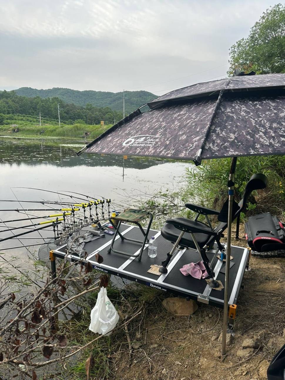 동일전투좌대 및 낚시 장비 일괄 (중고장터 - 팝니다)