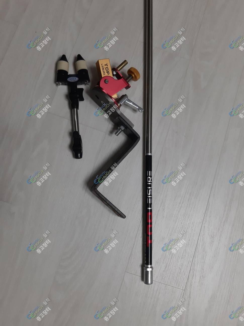 탑레져 1단 받침틀 보론옥수 하이보론 수향 체어맨 받침대 외 여러가지 낚시대 팝니다 (중고장터 - 팝니다)