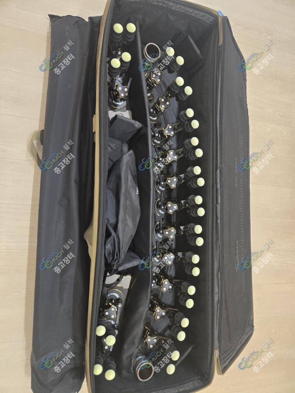 동일레져 크리스탈2 받침틀 체어맨 HC골드 히트상사 신짬가방 60인치파라솔 레져다오 섬 의자텐트 (중고장터 - 팝니다)