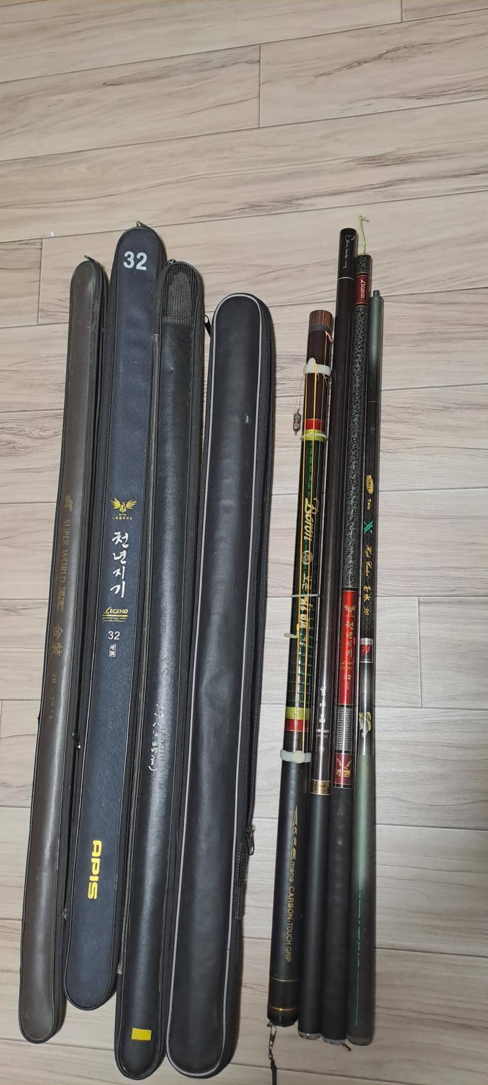 여러가지 낚시대천년지기포인터 드림스폐샬등 받침대 찌 (중고장터 - 팝니다)
