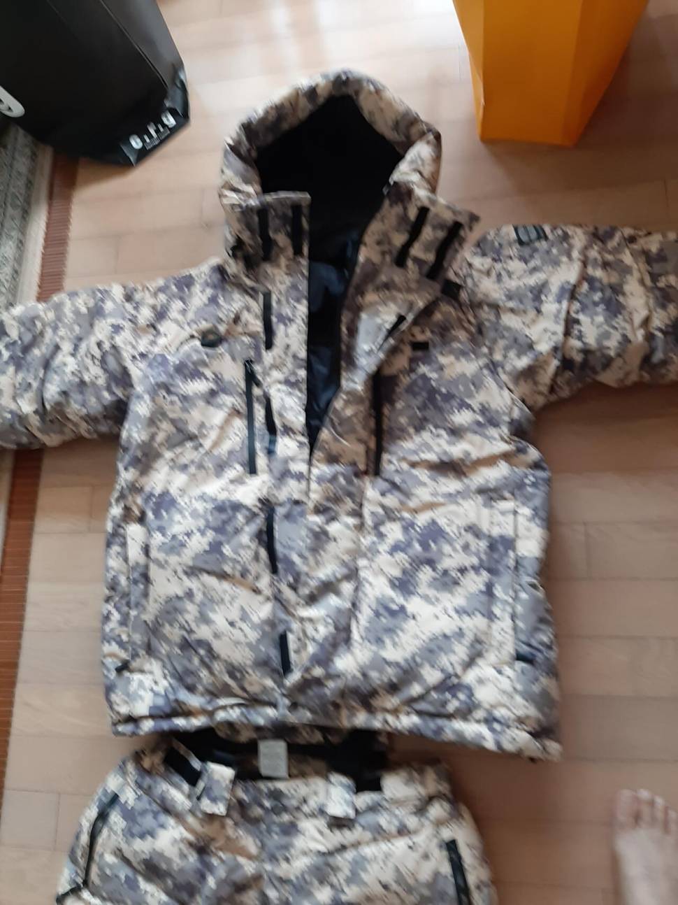 대륙발판 겨울방한복 가격내려 판매합니다 (중고장터 - 팝니다)