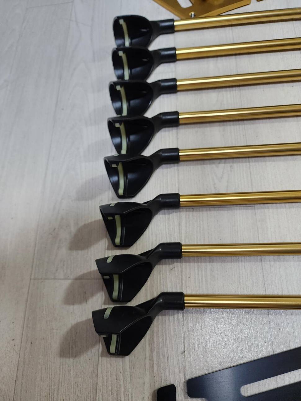 가격내림 GG커머스 아우토반 8단받침틀 미사용 팝니다 (중고장터 - 팝니다)
