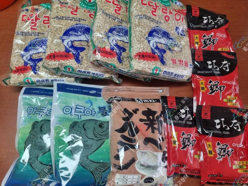 불용품 정리합니다 떡밥 살림망찌케이스컵홀더 편납홀더 등등 (중고장터 - 팝니다)