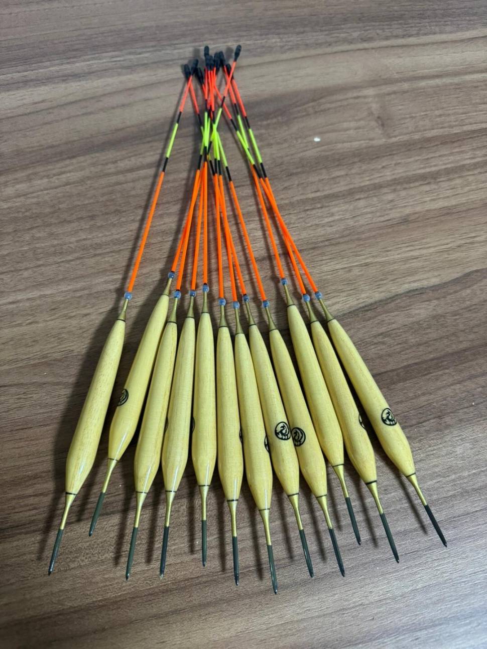 동일레저 원판좌대등 수보낚시대 크루션1단받침틀동일일자브라켓 소좌각목 및 소좌용품 불용찌 소품케이스 기타등등 불용품 정리합니다 (중고장터 - 팝니다)