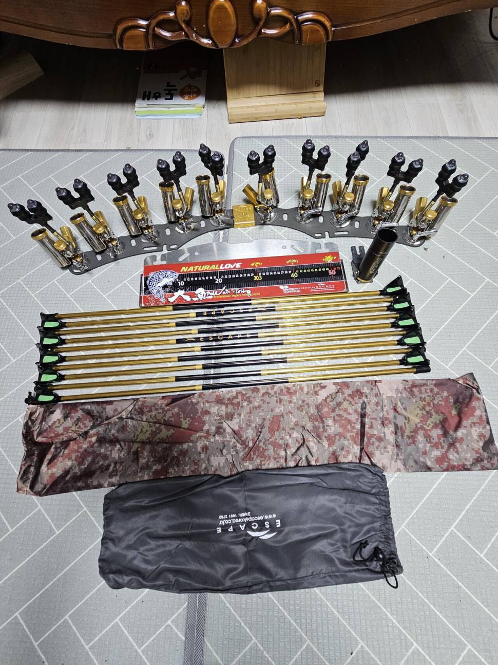 이스케이프 10단 보트받침틀 독야2 낚시대 창평보트 230짬보트 팝니다 마주막내림 (중고장터 - 팝니다)