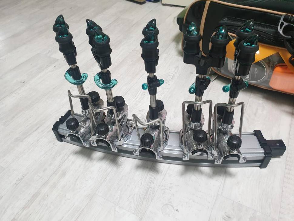 무궁도조 낚시대 받침대 외 모든장비 일괄요 (중고장터 - 팝니다)