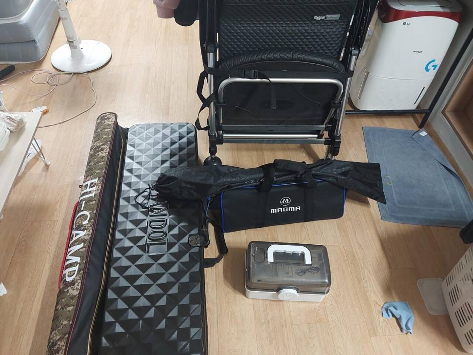 록시 록시스페셜 낚시대등 받침틀등 낚시 풀셋트 팝니다 (중고장터 - 팝니다)