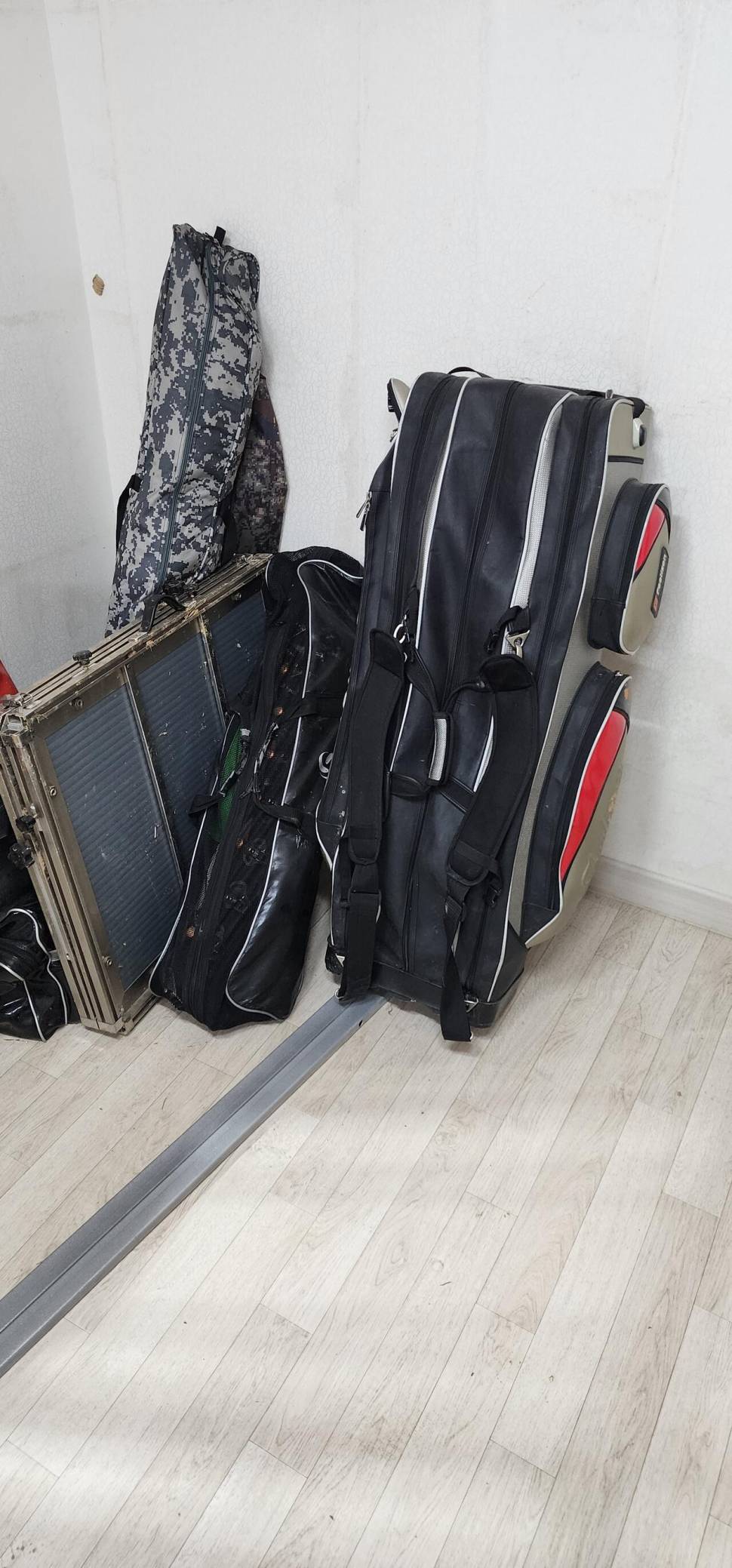 낚시대드림호철록시크루션받침틀등 장비 일괄판매합니다 (중고장터 - 팝니다)