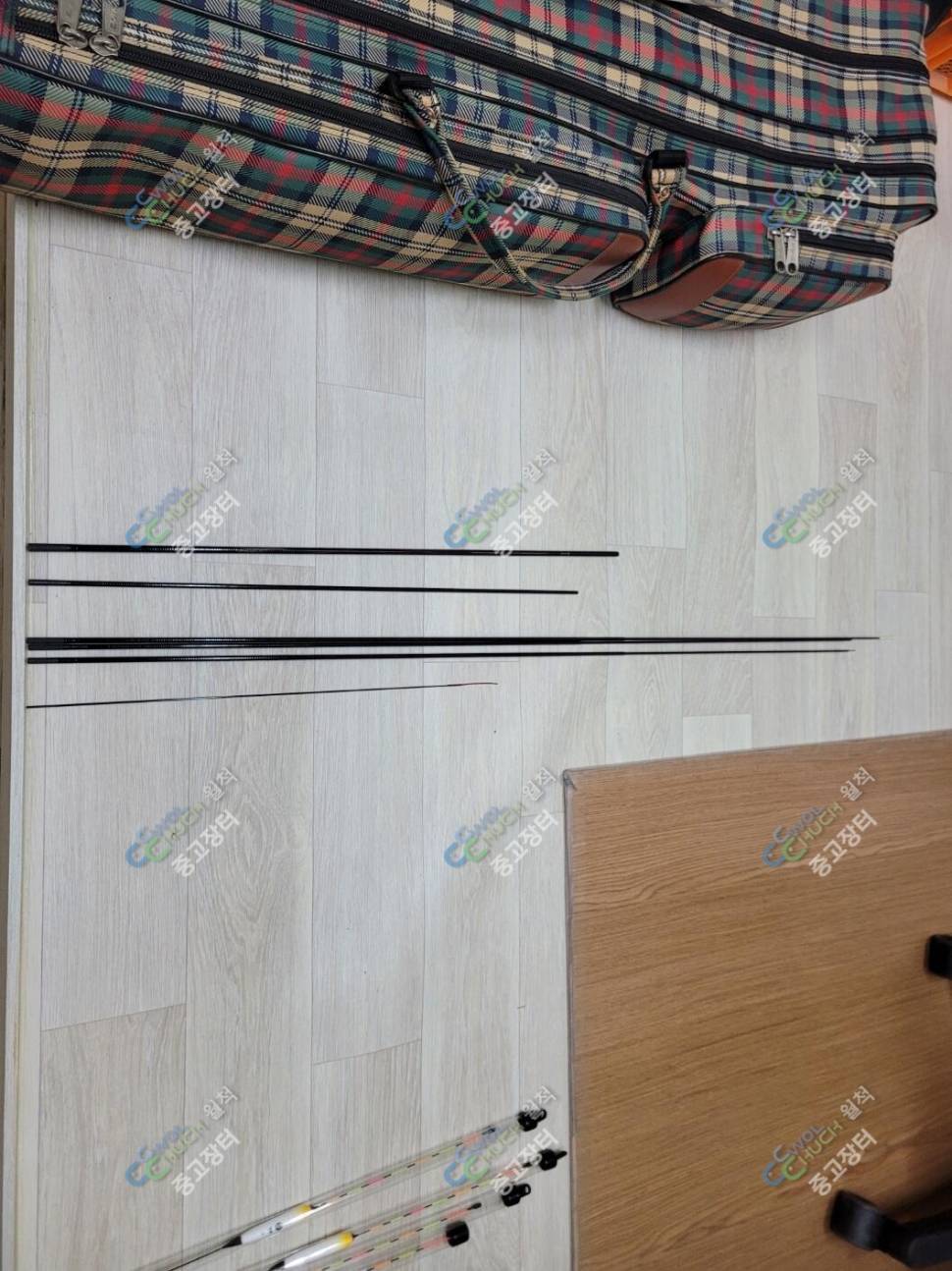 낚시대좌대받침틀 등 낚시용품 일괄로 정리합니다각계는 정중히 거절합니다 (중고장터 - 팝니다)