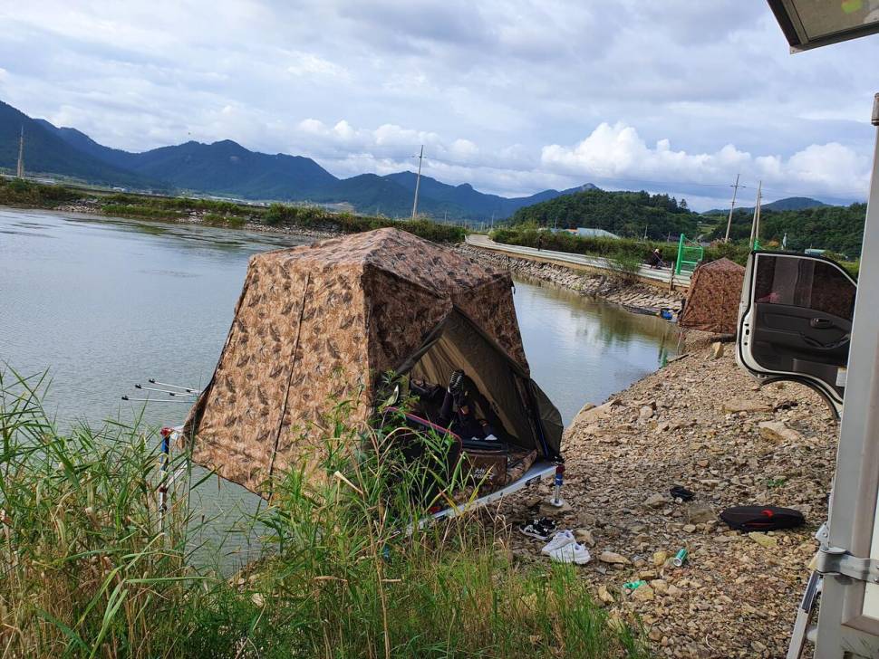 동일그레잇좌대캠솔암막텐트팝니다 (중고장터 - 팝니다)