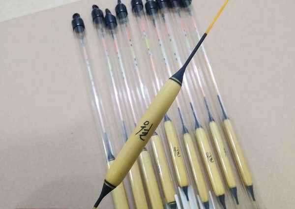 무료리폼한 떡밥찌 60cm 2점과 교환대물찌 10점 입니다 (중고장터 - 교환무료)