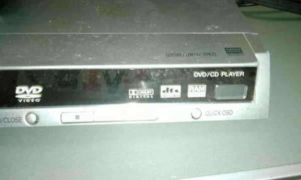 파나소닉DVD플레이어와 오랄비 전동 칫솔로 (중고장터 - 교환무료)