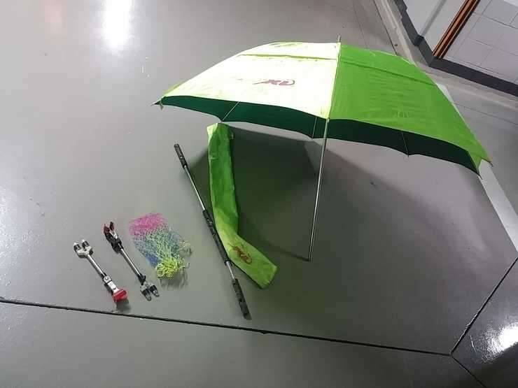 KD파라솔ㅡ청동석유버너ㅡ뒤꽂이ㅡ들채망 ㅡ안전화270 다섯번착용 무료분양합니다 (중고장터 - 교환무료)