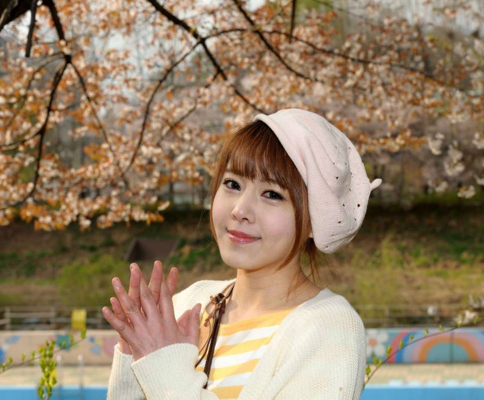 벗꽃아래서 모델 이미정 (커뮤니티 - 포토갤러리)