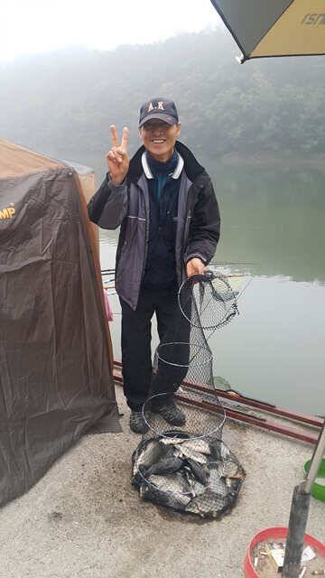 물 맑고 힘 좋은 용인 삼인 낚시터 (유료터정보 - 유료터점주조황)