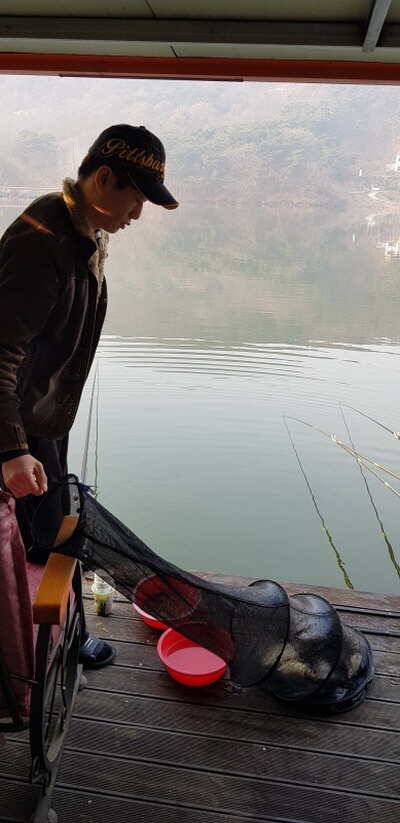 아산 산들낚시터의 2월 마지막에 올리는 모습입니다 (유료터정보 - 유료터점주조황)