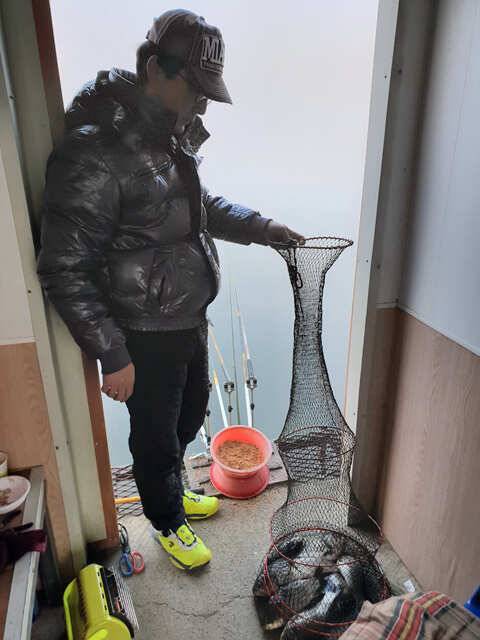 물 맑고 힘 좋은 용인 삼인 낚시터 조황용인 삼인낚시터 (유료터정보 - 유료터점주조황)