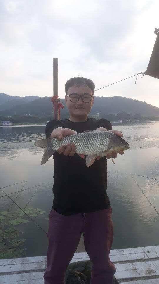 아산 안골지 토종 4짜 소식입니다 (유료터정보 - 유료터점주조황)