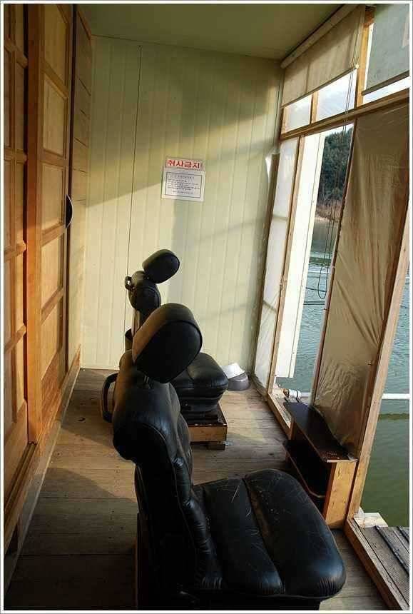 전 수면이 얼었지만 좌대 물낚시는 (유료터정보 - 유료터점주조황)