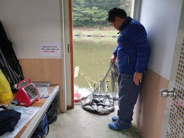 가깝고물좋고경치좋은곳용인삼인낚시터 (유료터정보 - 유료터점주조황)