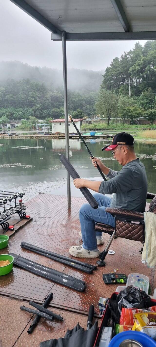 어우실지 선선하니 대물이 나오네요 땟깔이죽여요 (유료터정보 - 유료터점주조황)