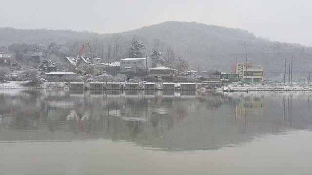 동절기 좌대이용요금 조정하였습니다용인삼인낚시터 (유료터정보 - 유료터점주조황)