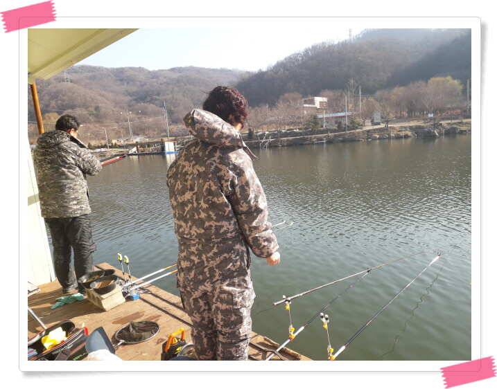 수곡낚시터 붕어들이 꾸준히 나와줍니다 (유료터정보 - 유료터점주조황)