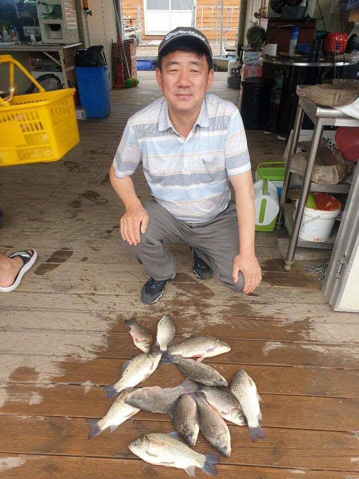 고삼지 양촌좌대 덩어리 마리수 조황입니다 (유료터정보 - 유료터점주조황)