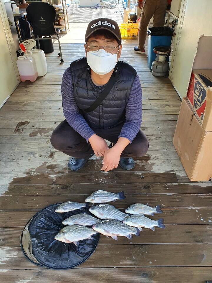 고삼저수지 상류권 평타 조황중 (유료터정보 - 유료터점주조황)