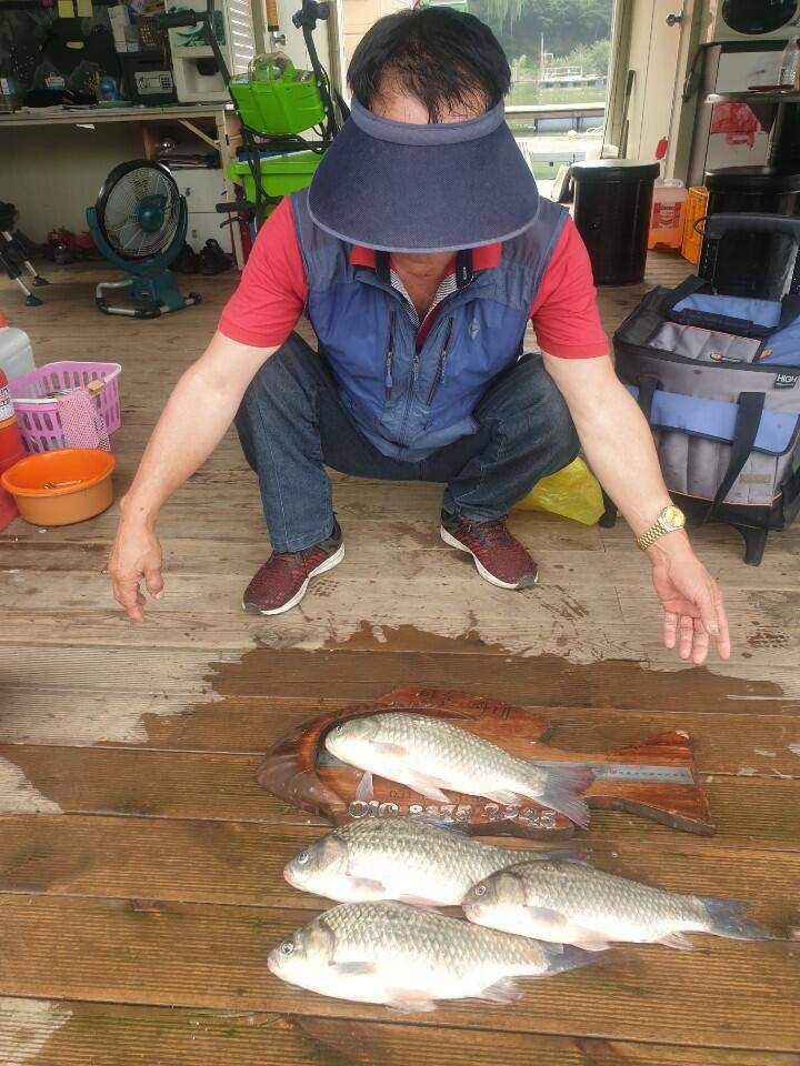 고삼지 상류권 덩어리 발동걸렸습니다 (유료터정보 - 유료터점주조황)