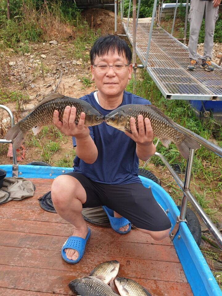 고삼지 상류권 사짜붕어 풍년 (유료터정보 - 유료터점주조황)
