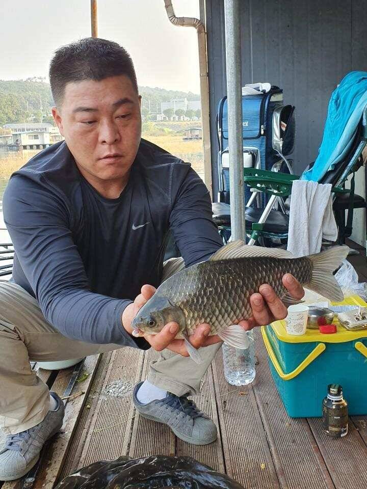 송전지서울좌대10월7일조황 (유료터정보 - 유료터점주조황)