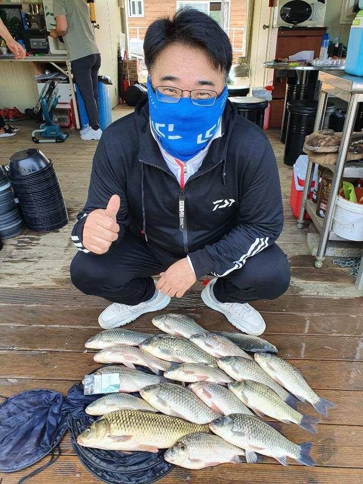 고삼지 덩이리 마리수 조황입니다 (유료터정보 - 유료터점주조황)