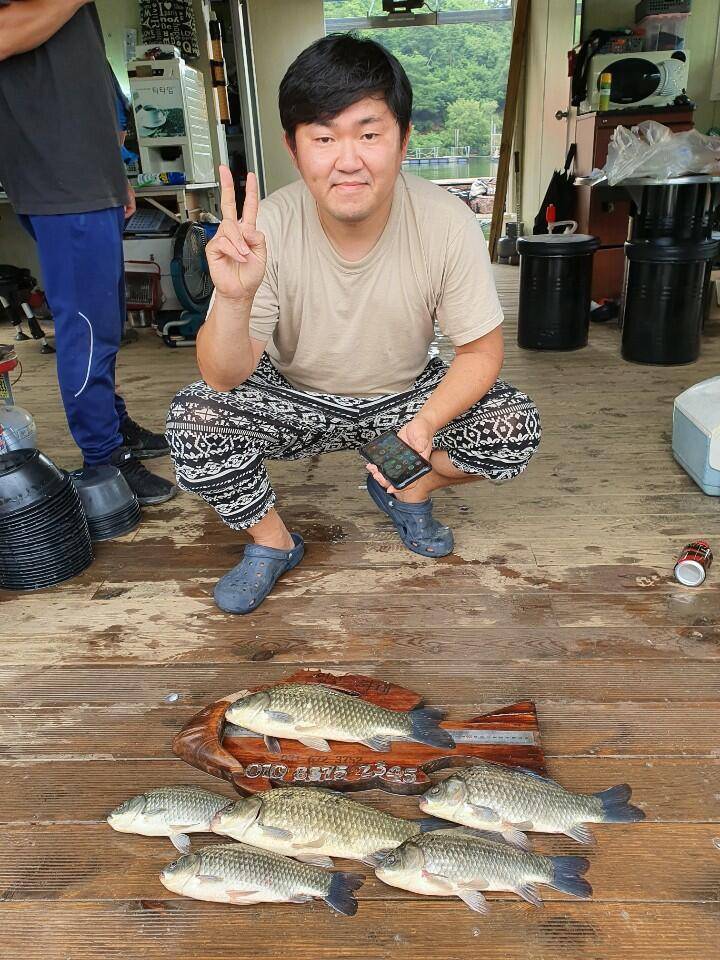 고삼지 상류권 사짜붕어 풍년 (유료터정보 - 유료터점주조황)