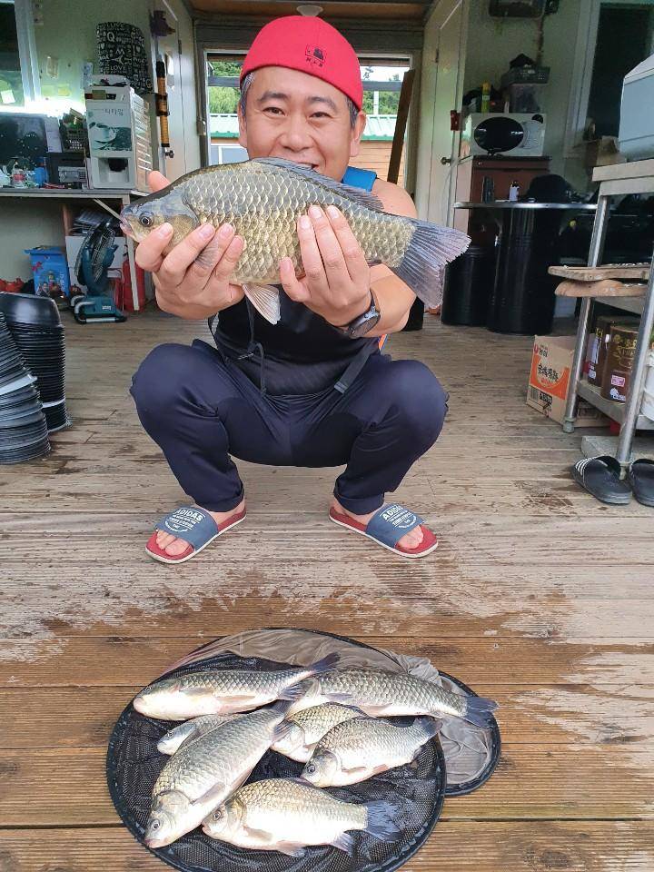 고삼지 역배수중 중상류 물골포인트 사짜붕어 (유료터정보 - 유료터점주조황)