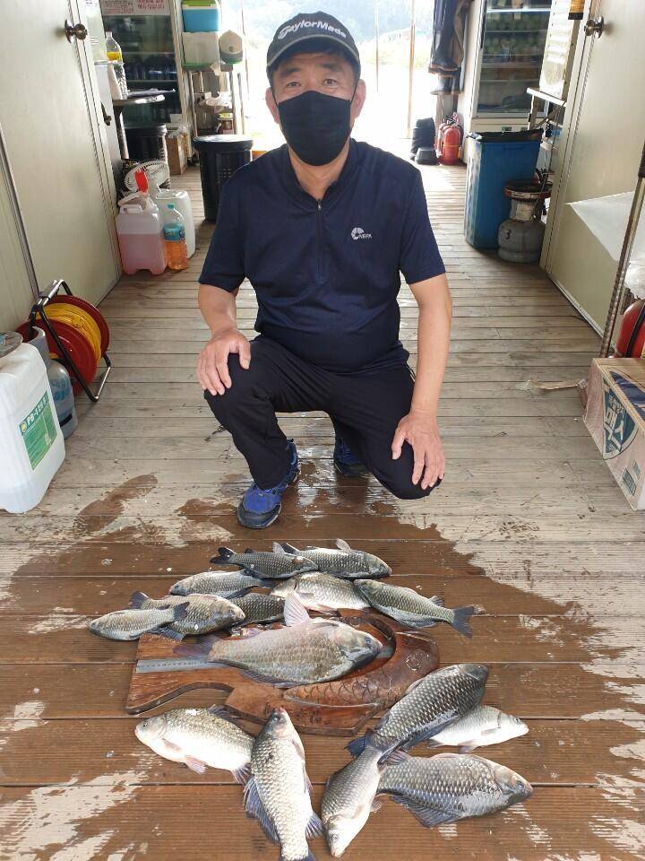 고삼지 상류권 최고의 가을낚시포인트 (유료터정보 - 유료터점주조황)