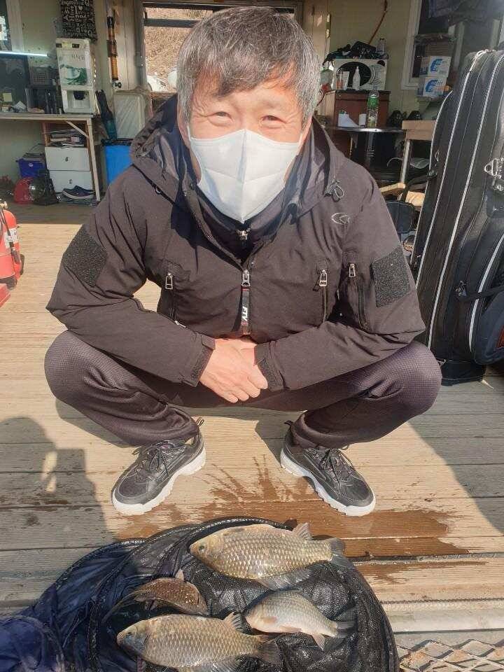 고삼지 상류권 덩어리 소식입니다 산란임박 (유료터정보 - 유료터점주조황)