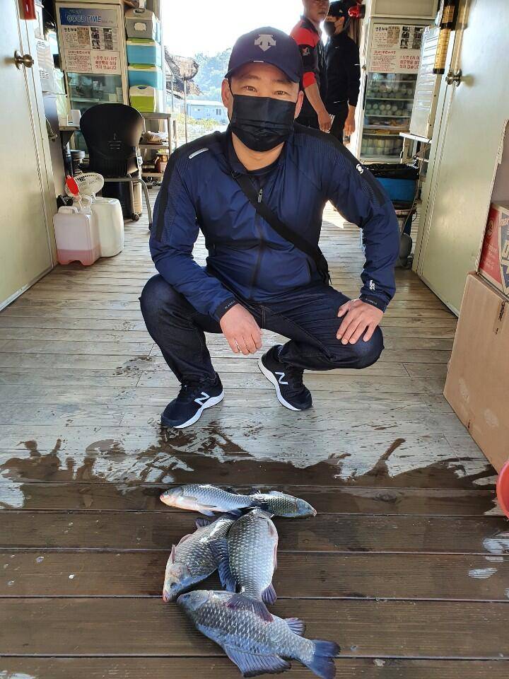 고삼저수지 상류권 평타 조황중 (유료터정보 - 유료터점주조황)