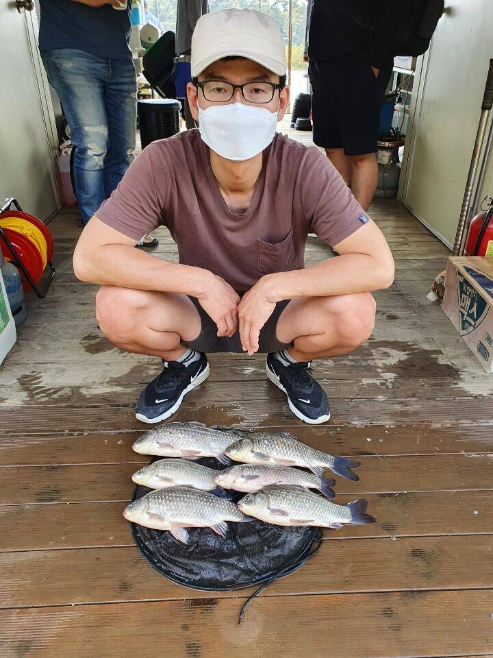고삼지 상류권 최고의 가을낚시포인트 (유료터정보 - 유료터점주조황)