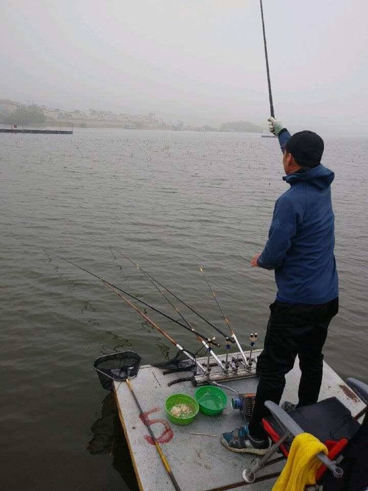 아산 안골지 44Cm 토종대물입니다 (유료터정보 - 유료터점주조황)
