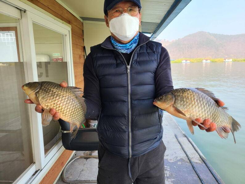 마릿수의 손맛 송전지 수원좌대 (유료터정보 - 유료터점주조황)